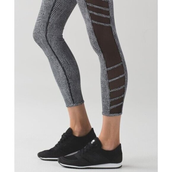 Lululemon Wild And Free Tight In Fall Net White Black Womens Size 6 - Picture 3 of 14